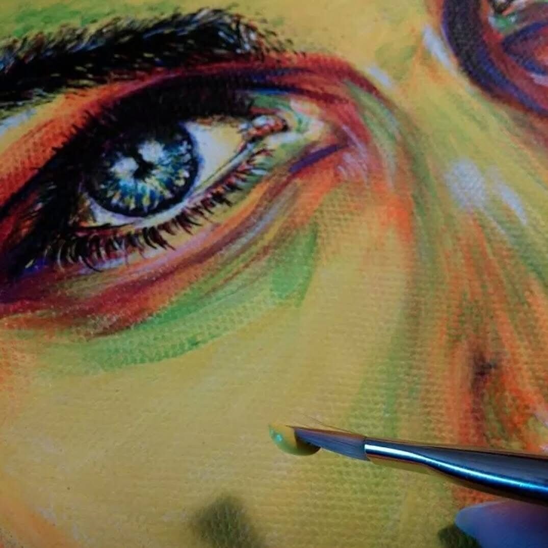 Détail d'une peinture en cours de réalisation par Magali Savary